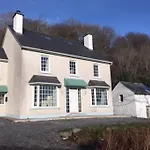 Holiday home An Uaimh , Superb 6 Bedroom House. Killybegs