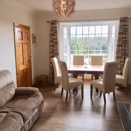 An Uaimh , Superb 6 Bedroom House. Сasa de vacaciones