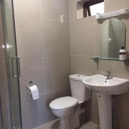 An Uaimh , Superb 6 Bedroom House. * Киллибегс