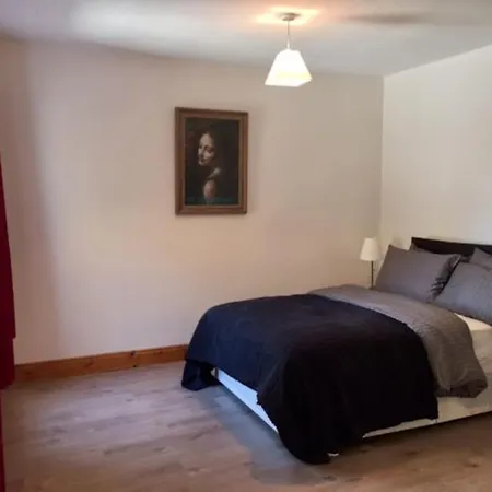 An Uaimh , Superb 6 Bedroom House.