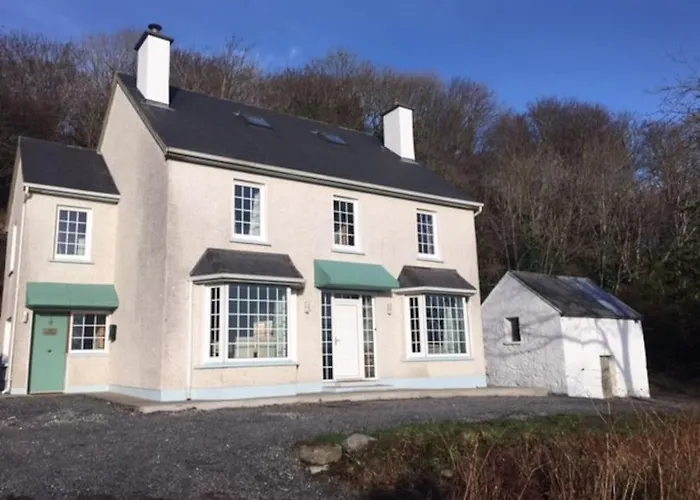 Hébergement de vacances An Uaimh , Superb 6 Bedroom House. Killybegs