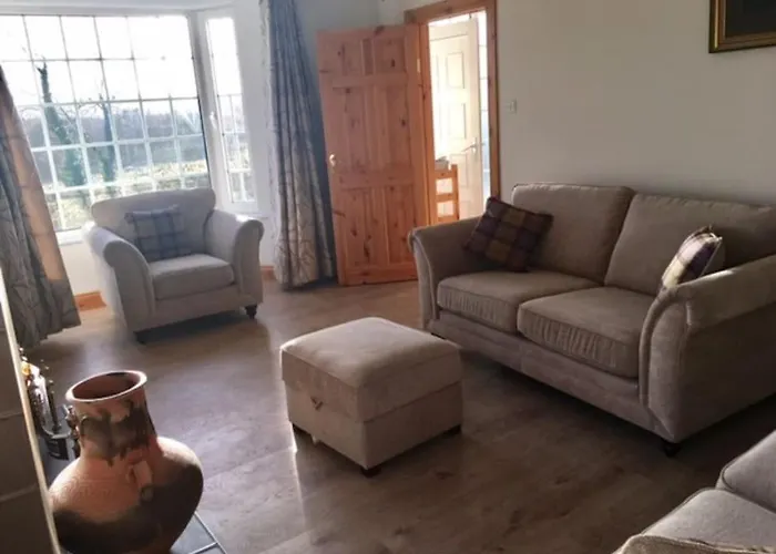 Hébergement de vacances An Uaimh , Superb 6 Bedroom House. *