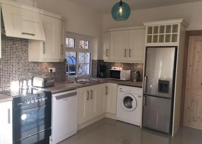 An Uaimh , Superb 6 Bedroom House. Hébergement de vacances