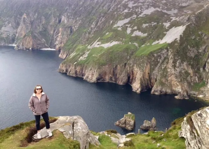 Дом отдыха An Uaimh , Superb 6 Bedroom House.