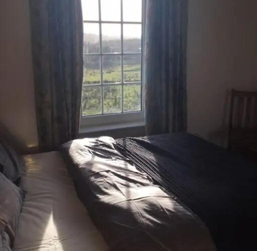 Dom wakacyjny An Uaimh , Superb 6 Bedroom House. Killybegs