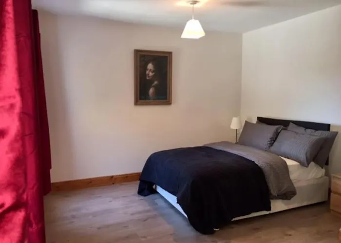 An Uaimh , Superb 6 Bedroom House.